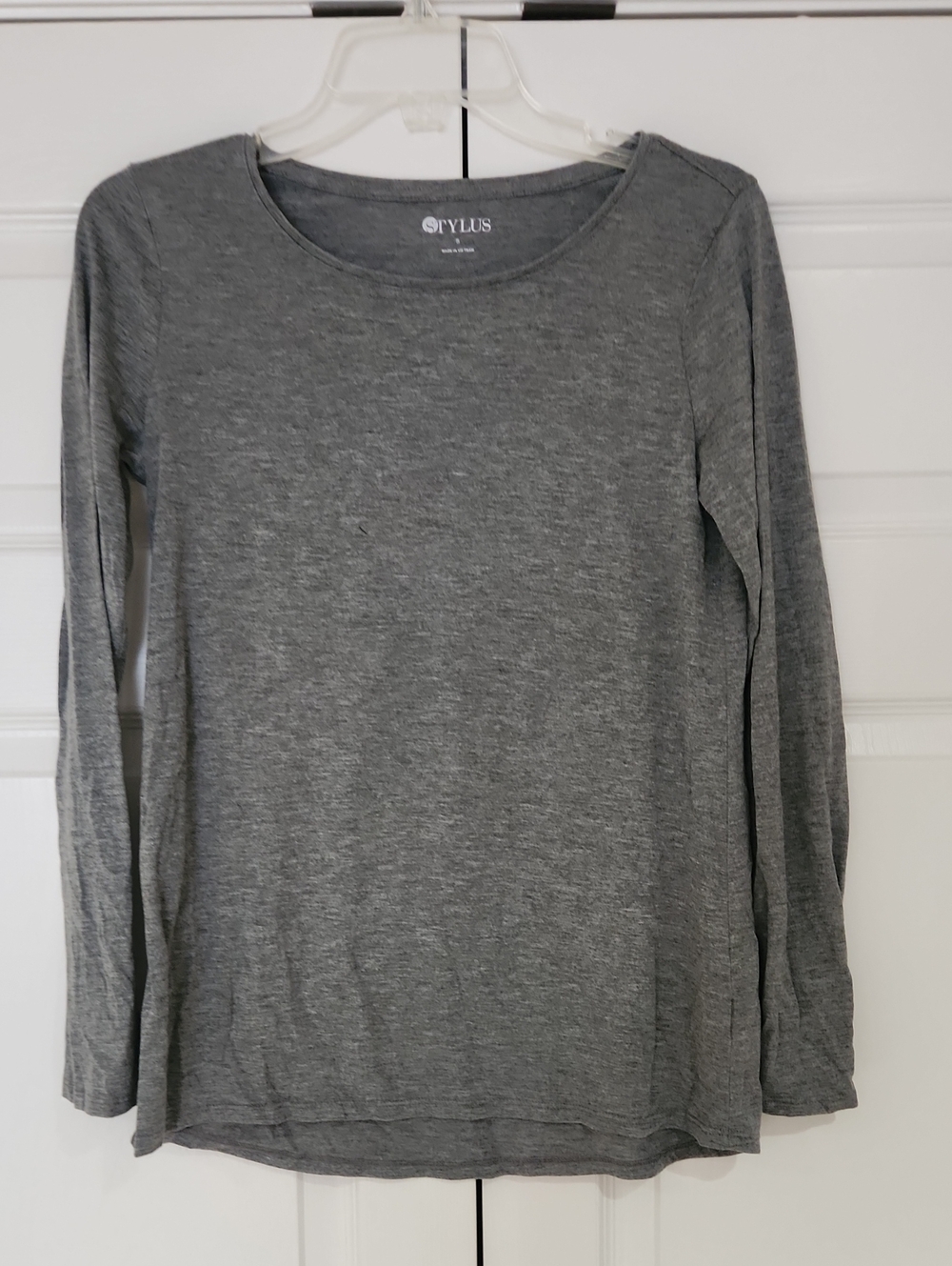 STYLUS Women's Long Sleeve Scoop Neck Top - Gray